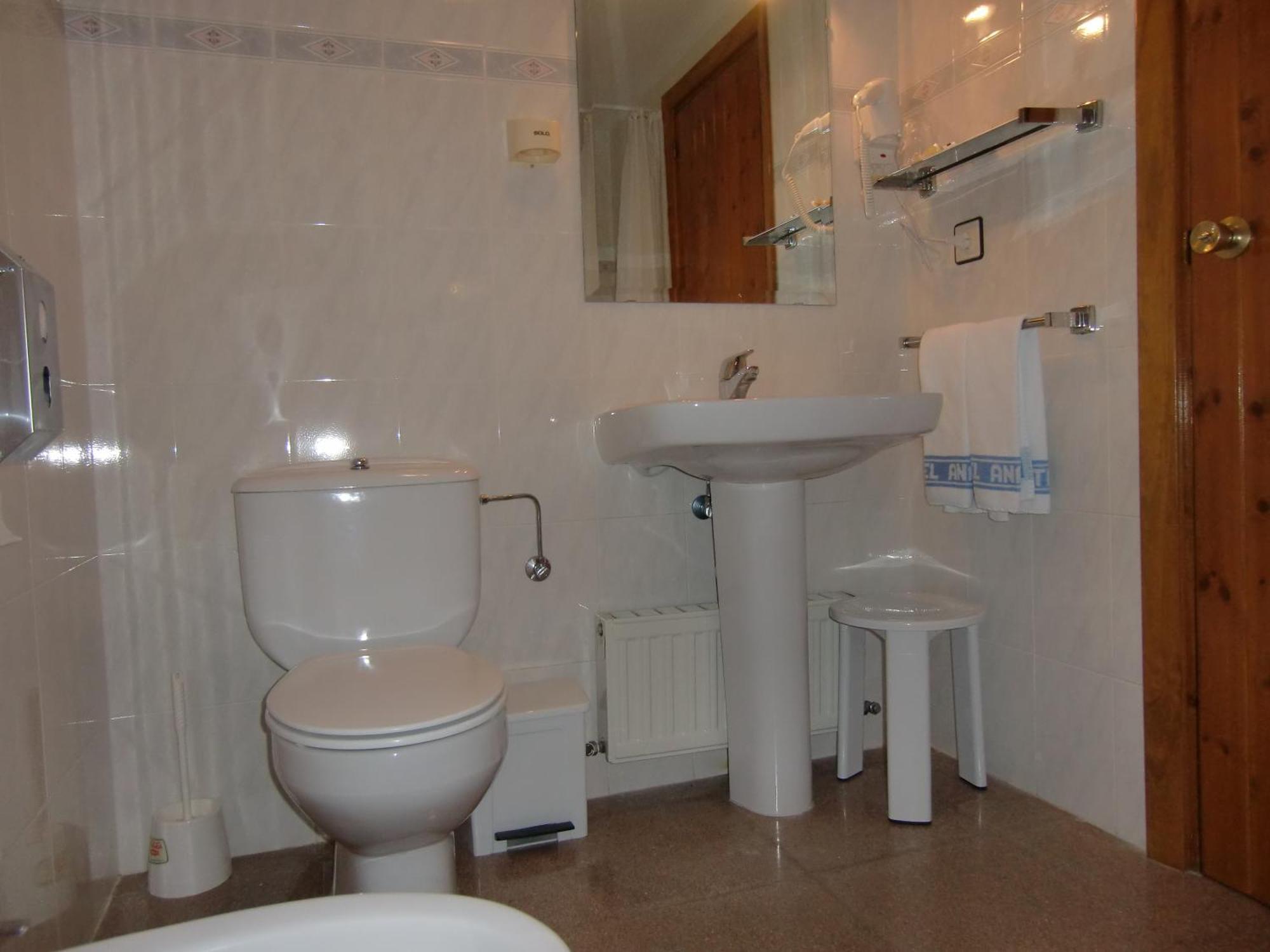 Hotel Anaya Puente La Reina de Jaca Екстериор снимка