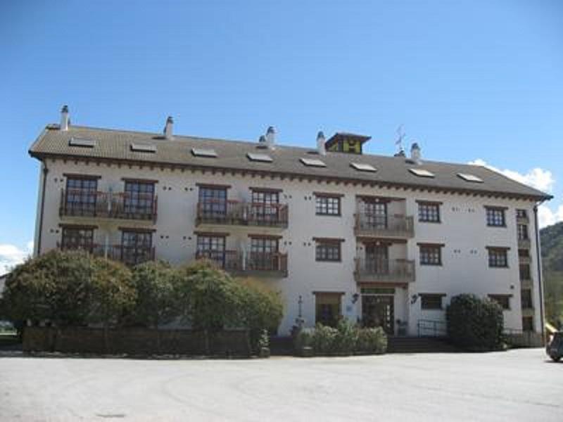 Hotel Anaya Puente La Reina de Jaca Екстериор снимка
