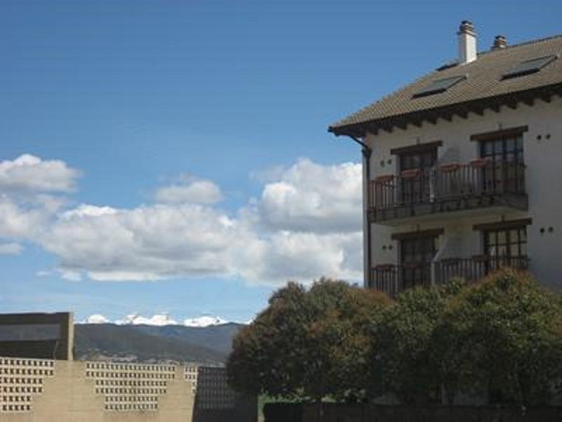 Hotel Anaya Puente La Reina de Jaca Екстериор снимка